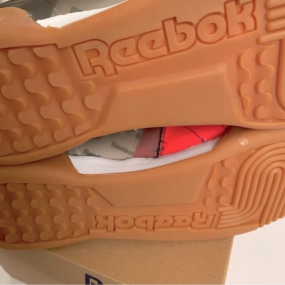 NWOT Reebok Workout‎ Plus ATI Radiant Red Sneakers US Size 7/EUR 39 Unisex